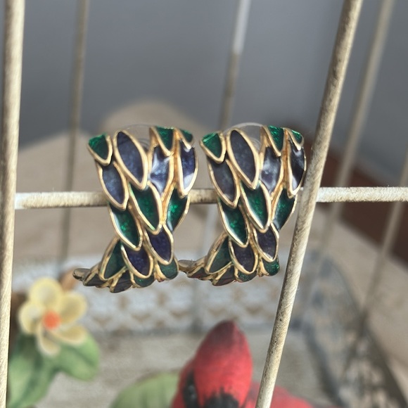 Vintage Edwin Pearl Peacock Gold and Blue/Green Enamel earrings - Picture 4 of 7